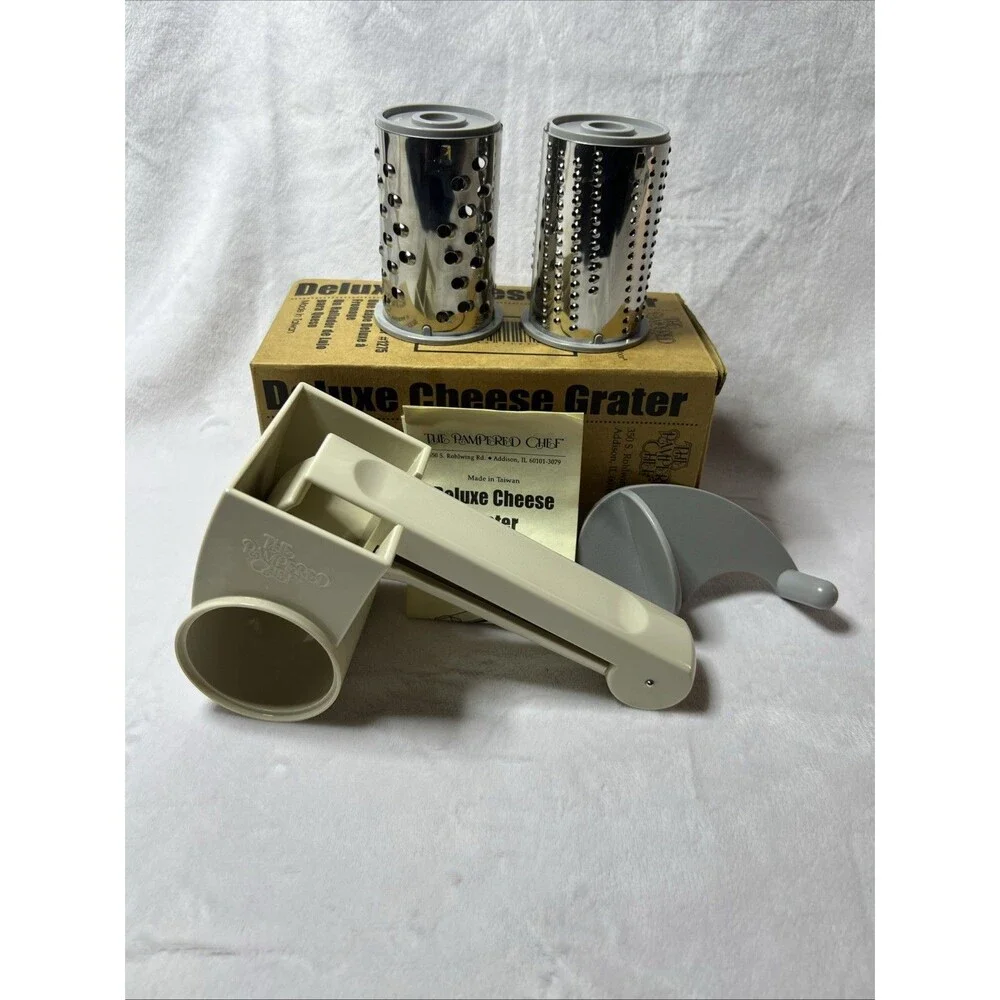 The Pampered Chef Deluxe Cheese Grater 1275 Hand Held Manual Rotary with Box
